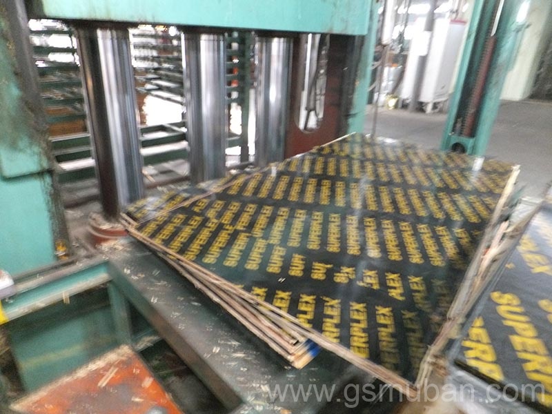 清水模板價格多少錢?清水模板和覆膜板的區別 清水模板價格多少錢?清水模板和覆膜板的區別