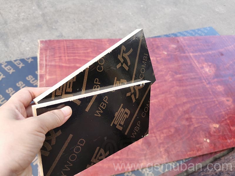 您了解建筑模板大紅板嗎?這種板材的優(yōu)點(diǎn)是什么 您了解建筑模板大紅板嗎?這種板材的優(yōu)點(diǎn)是什么